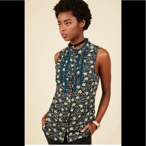 ModCloth Sleeveless Top in Navy Floral in 1X